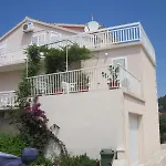 In With Sea View, Terrace, Air Conditioning, W-lan 赫瓦尔