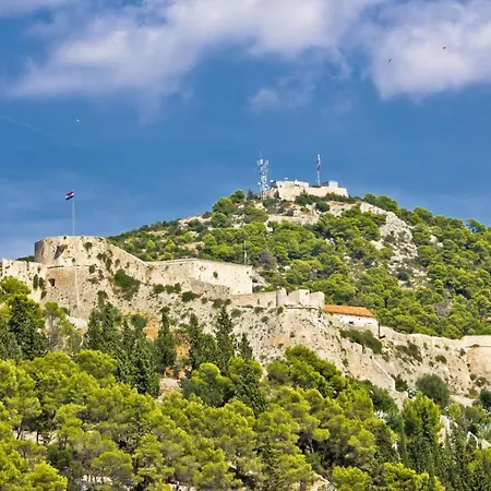 In With Sea View, Terrace, Air Conditioning, W-lan Хвар