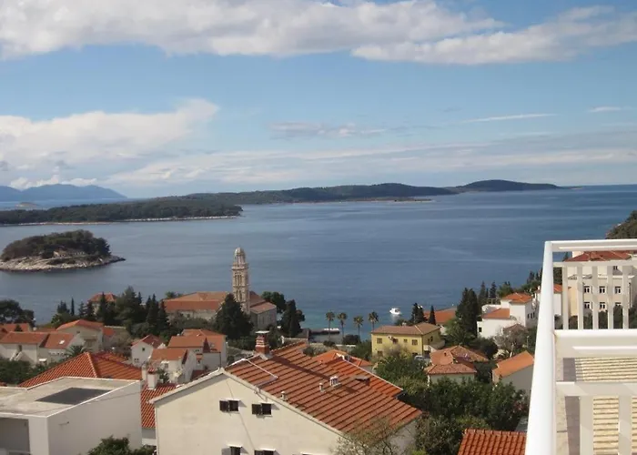 In With Sea View, Terrace, Air Conditioning, W-lan Hvar Town